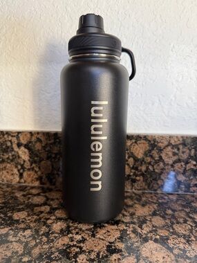 Lululemon Back to Life Sport Bottle 32 oz Momentous Black One Size